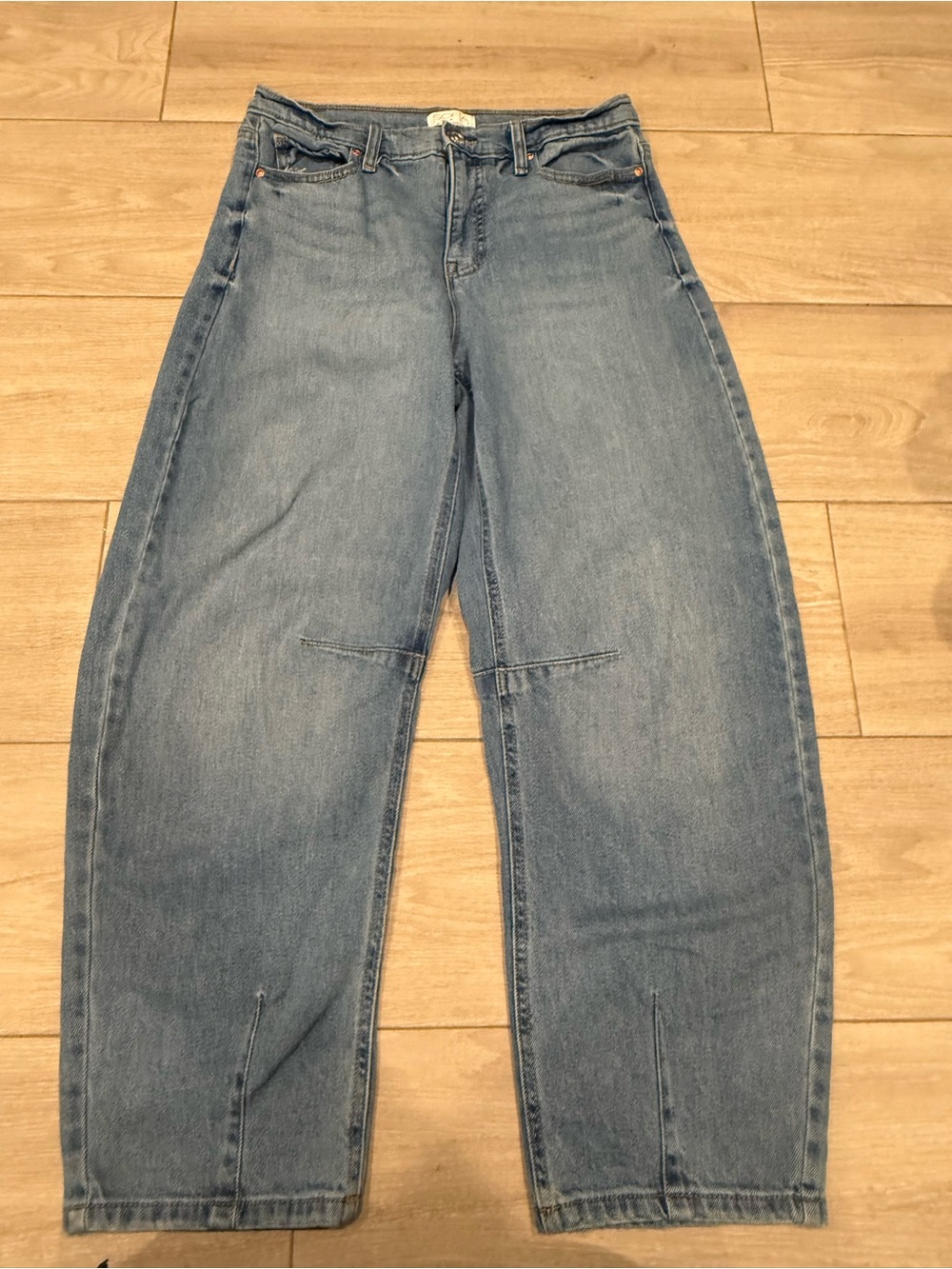 Sofia Jeans by Sofia Vergara Barrel Leg Jeans Size 4